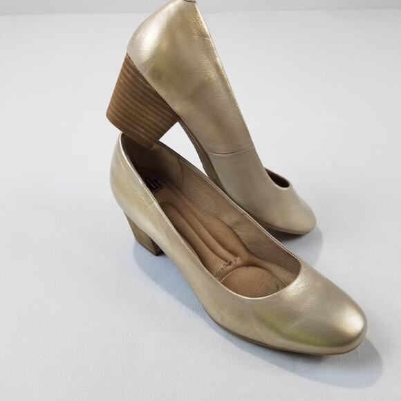 Sofft Comfort by Design Women’s 9.5M Gold Leather Block Heel Comfort Pumps NWOT - Picture 1 of 11